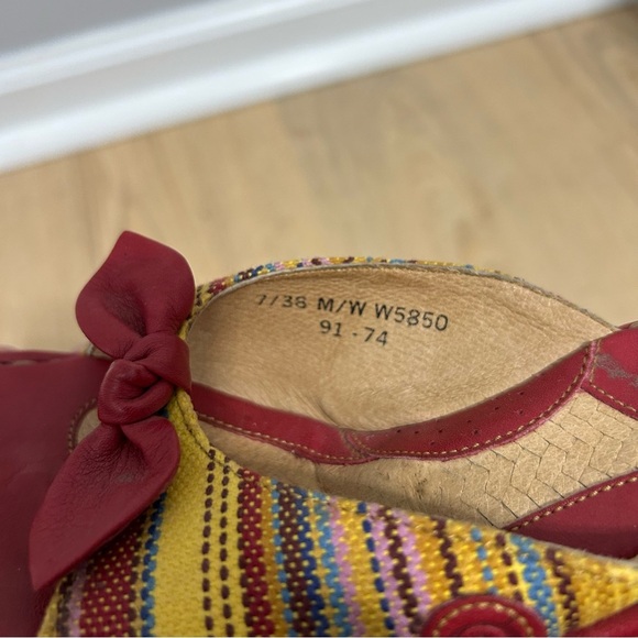 BORN Drilles Red Striped Espadrilles Wedge Mule Open Toe Bow Sandals Size 7 - Picture 7 of 8